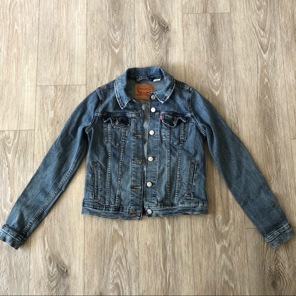 Levi’s Jean Jacket - Picture 10 of 11